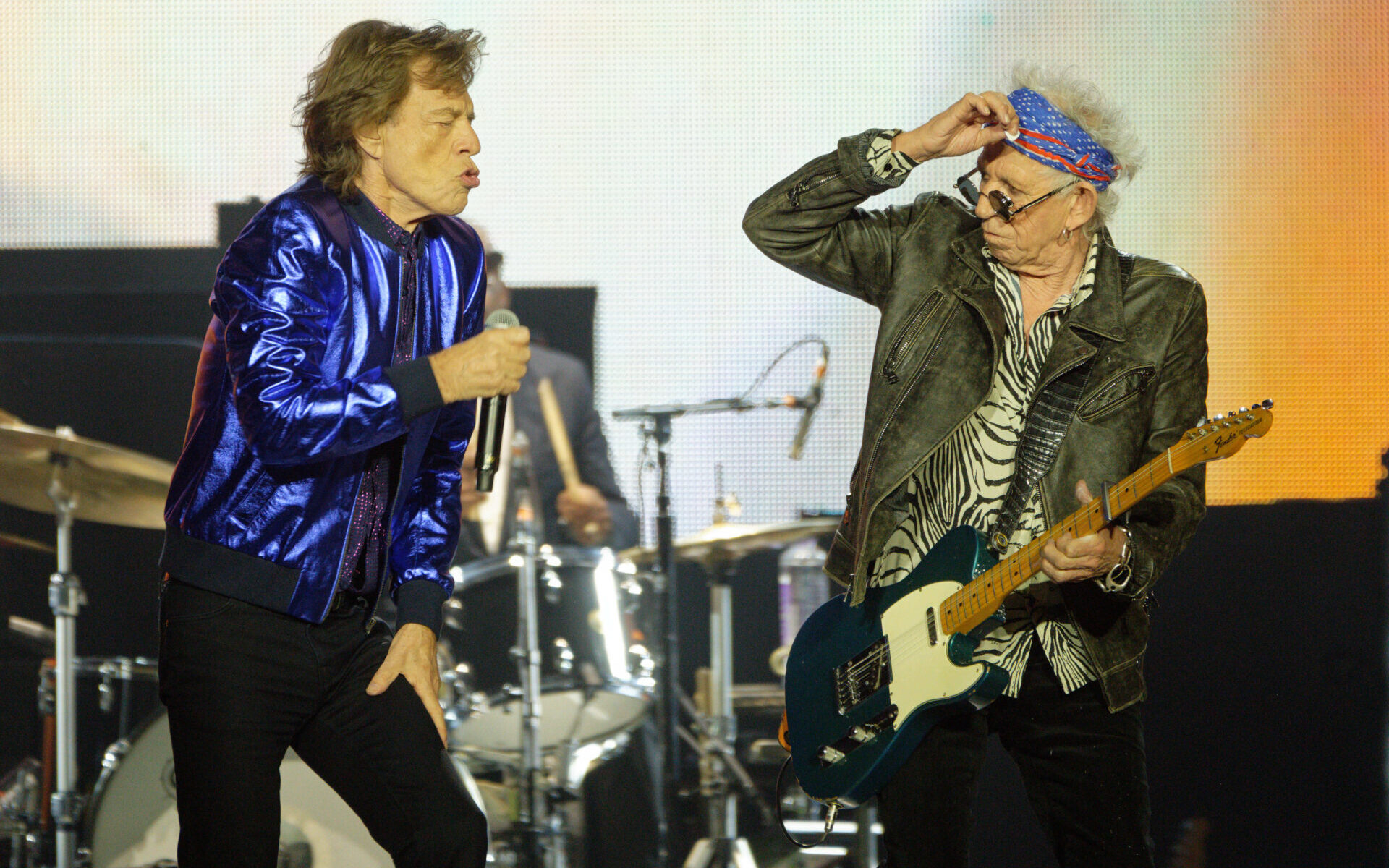27 July 2022, North Rhine-Westphalia, Gelsenkirchen: Musicians Mick Jagger (l) and Keith Richards are on stage during a Rolling Stones concert at the Veltins Arena. Photo: Henning Kaiser/dpa (Photo by Henning Kaiser/picture alliance via Getty Images)