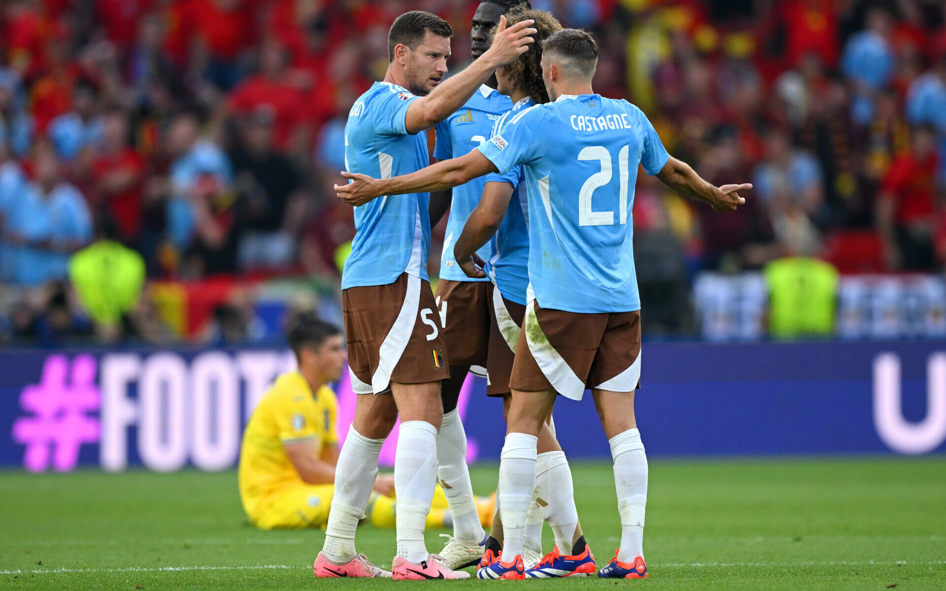 STUTTGART, GERMANY - JUNE 26: Jan Vertonghen of Belgium celebrates with teammates after the UEFA EURO 2024 group stage match between Ukraine and Belgium at Stuttgart Arena on June 26, 2024 in Stuttgart, Germany. (Photo by Clive Mason/Getty Images)