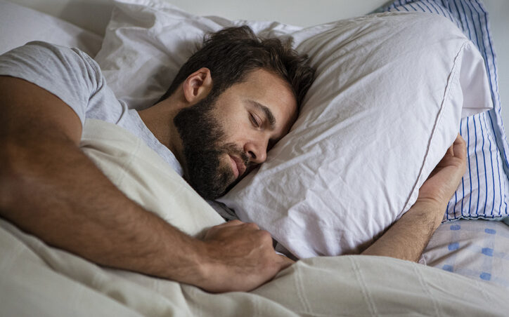 Waarom te lang in bed blijven liggen ongezond is