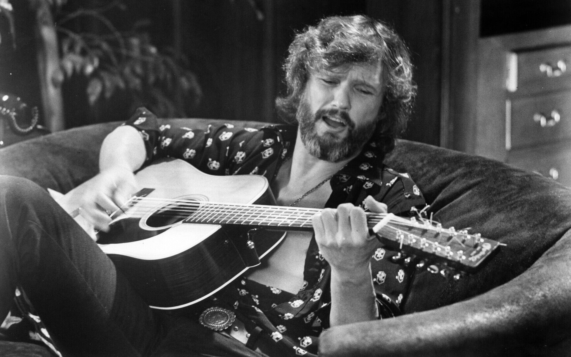 UNSPECIFIED - CIRCA 1970: Photo of Kris Kristofferson Photo by Michael Ochs Archives/Getty Images